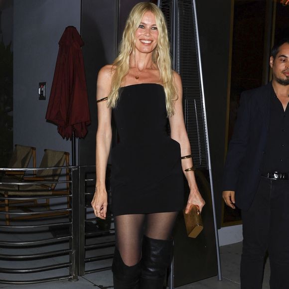 "Je n’ai jamais démarché de réalisateurs, ce sont eux qui m’ont contactée", expliquait-elle à "Version Femina", 

Beverly Hills, Californie – 24/10/2024 – Le mannequin et actrice allemande Claudia Schiffer a été aperçue quittant la soirée de lancement de Rhode Skin au restaurant Funke à Beverly Hills, affichant une silhouette élégante dans une robe noire associée à des bottes montantes.


Backgrid USA / Bestimage