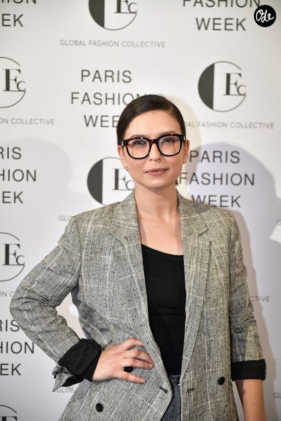 Lucie Bernardoni pose lors d'une séance photo avant les défilés du Global Fashion Collective dans le cadre de la Fashion Week de Paris, à la Maison des Métallos à Paris, en France, le 28 septembre 2023. Photo de Firas Abdullah/ABACAPRESS.COM