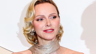 Charlène de Monaco rayonne en robe Elie Saab au 77e Gala de la Croix-Rouge