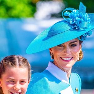 La princesse Charlotte de Galles, Catherine (Kate) Middleton, princesse de Galles, - Les membres de la famille royale britannique arrivent à Buckingham Palace pour la cérémonie Trooping the Colour à Londres, le 14 juin 2025. Affecté par le crash du Boeing 787 Dreamliner à Ahmedabad du 12 juin, le souverain et les officiels porteront un brassard noir en hommage aux plus de 270 victimes. Bon nombre d'elles étaient des ressortissants britanniques.
© Backgrid / Bestimage
