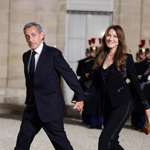 Nicolas Sarkozy et sa femme Carla Bruni-Sarkozy lors de l'accueil par le couple présidentiel français du président du Kazakhstan au palais de l'Elysée à Paris pour un dîner d'état le 5 novembre 2024. © Dominique Jacovides / Bestimage
