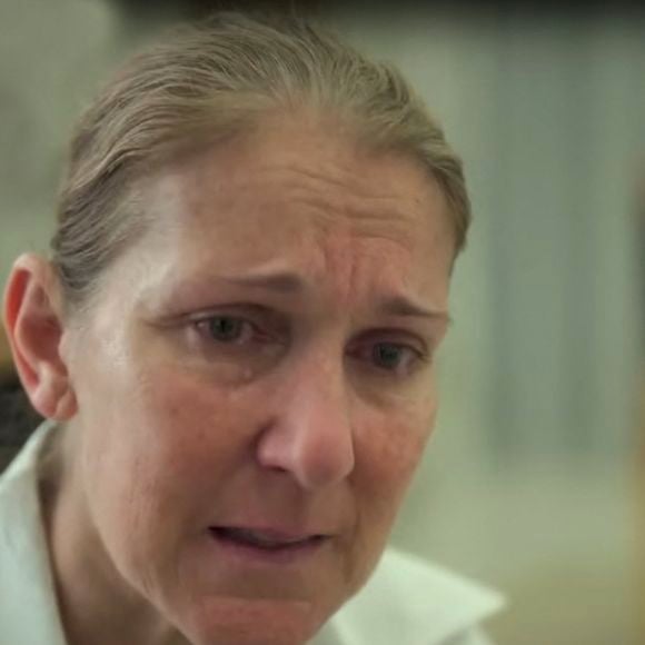 Le documentaire I Am: Celine Dion, qui nous plonge notamment au cœur des épreuves qui ont forcé la chanteuse à mettre sa carrière sur pause, est disponible partout dans le monde depuis mardi sur Prime Video.

© Amazon Prime Video via Bestimage