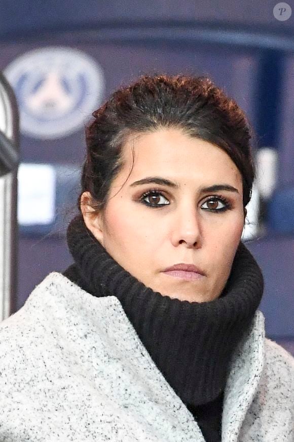 Karine Ferri encourage son compagnon Yoann Gourcuff lors du match Psg-Rennes au Parc des Princes à Paris le 6 novembre 2016.  (victoire 4-0 du Psg)  © Pierre Perusseau/Bestimage