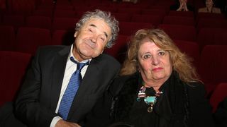 "Rebecca m'a quitté" : Leur union a duré plus de 60 ans, Pierre Perret sort du silence plusieurs jours après le départ de son épouse