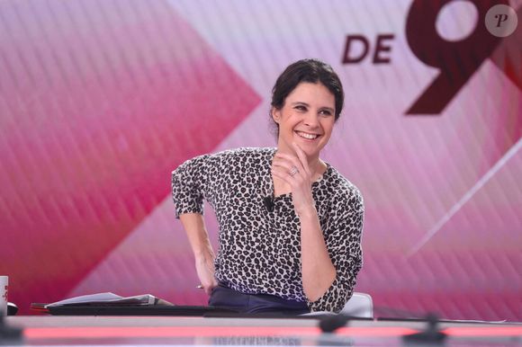 Un ami de la famille la décrit comme une femme "hyper sympa, très cool, d’une grande simplicité."

Apolline de Malherbe présente Apolline de 9 à 10 sur BFMTV, à Paris, France, le 09 janvier 2025. Photo par Jerome Domine/ABACAPRESS.COM