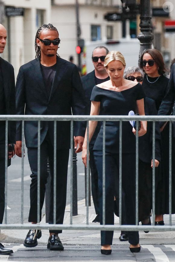Audrey Crespo-Mara et ses fils Sekou et Lamine - Arrivées aux obsèques de Thierry Ardisson en l’église Saint-Roch de Paris, France, le 17 juillet 2025. © Clovis-Jacovides/Bestimage