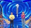 Interviewée par "TV Actu", la Maestro du programme avait évoqué sa participation ainsi que l'ambiance qui règne dans les coulisses.
Cindy dans "N'oubliez pas les paroles", sur France 2, le 21 mai 2025