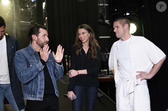Pablo Mira, sa femme Lisa Brunet et le chanteur Hervé - Enregistrement de l'émission "La chanson secrète", présentée par N.Aliagas et diffusée le 1er décembre sur TF1 © Guillaume Gaffiot-Cyril Moreau / Bestimage