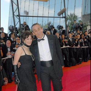 Thierry Ardisson et Béatrice Loustalan - Montée des marches pour la clôture du 60e Festival de Cannes en 2007.
RACHID BELLAK / BESTIMAGE