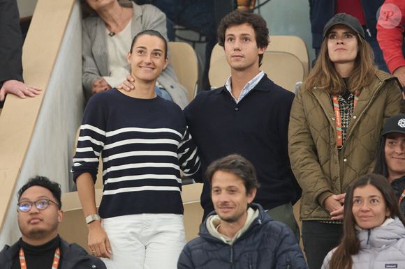 Après cette ultime rencontre, Caroline Garcia est tombée dans les bras de son compagnon Borja Duran

Caroline Garcia et son compagnon Borja Duran - La joueuse de tennis française Alizé Cornet annonce la fin de sa carrière après avoir été battue au premier tour des Internationaux de France de tennis de Roland Garros 2024 à Paris, France, le 28 mai 2024. © Jacovides-Moreau/Bestimage