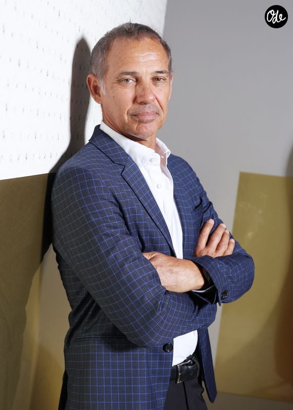Paul Belmondo lors d'une séance photo au Festival du Cinéma Francais et de la gastronomie d'Aix-Les-Bains, France, le 6 juin 2025.

© Denis Guignebourg/Bestimage