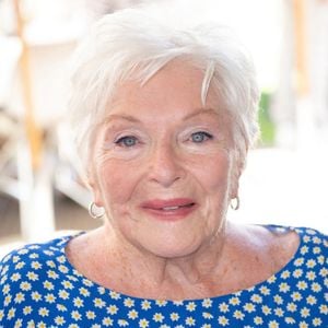 Le fait de ne jamais avoir eu d'enfant

Line Renaud participe au Photocall d'Une belle course lors du 15ème Festival du Film Francophone d'Angoulême, le 24 août 2022 à Angoulême, France. Photo by David Niviere/ABACAPRESS.COM