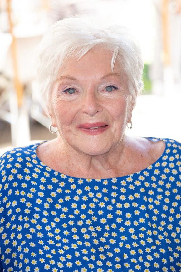 Le fait de ne jamais avoir eu d'enfant

Line Renaud participe au Photocall d'Une belle course lors du 15ème Festival du Film Francophone d'Angoulême, le 24 août 2022 à Angoulême, France. Photo by David Niviere/ABACAPRESS.COM