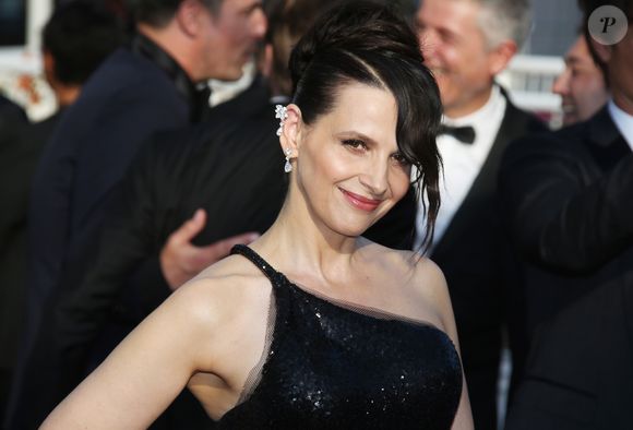 Juliette Binoche- Montée des marches de la cérémonie de clôture du 70ème Festival International du Film de Cannes, France, le 28 mai 2017. © Denis Guignebourg/Bestimage