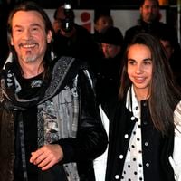 Aël Pagny : Avec ses beaux yeux clairs hérités de sa mère, la jeune artiste prend de plus en plus la lumière, jamais trop loin de son père