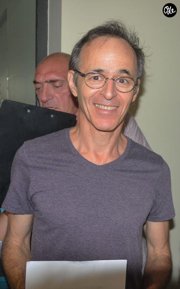 Exclusif - Jean-Jacques Goldman - Vente aux enchères à l'occasion du 20ème anniversaire du spectacle "Les Vendanges du Cœur" à Ouveillan, près de Narbonne (Aude) au profit des "Restos du Cœur" le 20 juillet 2014