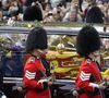 Lieu même où repose sa défunte grand-mère Elizabeth II

Illustrations de la foule lors des funérailles d'Etat de la reine Elizabeth II d'Angleterre, le 19 septembre 2022.