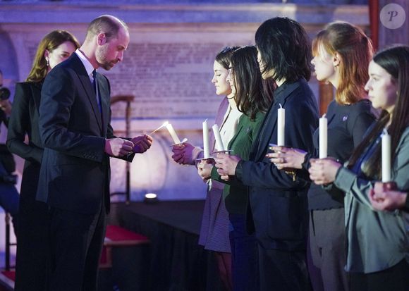 Plusieurs versions ont été données, l'une d'elle affirme qu'elle était un agent secret du régime nazi... 
Le prince William, prince de Galles, et Catherine (Kate) Middleton, princesse de Galles, assistent à une cérémonie de commémoration des 80 ans de la libération du camp de concentration d'Auschwitz-Birkenau au Guildhall à Londres, le 26 janvier 2025.