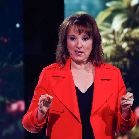 Exclusif - Anne Roumanoff lors de l'enregistrement de l'émission "Famille je vous aime" présentée par M. Drucker et qui sera diffusée le 13 juin 2025 sur France 3, aux Studios rive gauche à Paris, France, le 14 avril 2025. © Clovis-Gaffiot/Bestimage