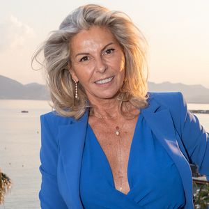 Caroline Margeridon partage son quotidien sur les réseaux sociaux.

Exclusif - Caroline Margeridon  - Cocktail m'endors pas" à la suite Sandra & Co lors du Festival International du Film de Cannes. © Aurelio Stella/Bestimage