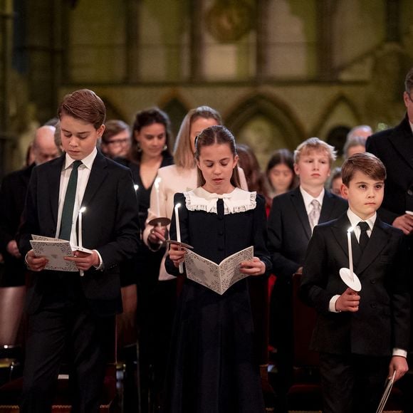 Le prince William, prince de Galles, et Catherine (Kate) Middleton, princesse de Galles, avec leurs enfants le prince George de Galles, la princesse Charlotte de Galles et le prince Louis de Galles, lors du traditionnel "Together At Christmas Carol Service" en l'abbaye de Westminster à Londres, le 5 décembre 2025.