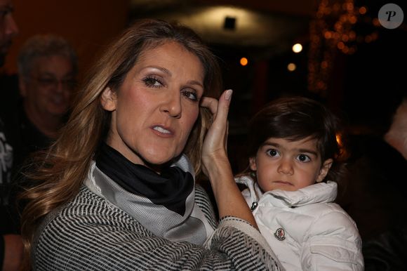 La chanteuse canadienne Céline Dion et son mari René Angelil sont aperçus quittant leur hôtel avec leurs fils René et les jumeaux Eddy et Nelson au Four Seasons Hotel George V à Paris, France, le 30 novembre 2012. Photo ABACAPRESS.COM