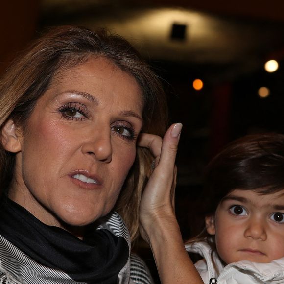 La chanteuse canadienne Céline Dion et son mari René Angelil sont aperçus quittant leur hôtel avec leurs fils René et les jumeaux Eddy et Nelson au Four Seasons Hotel George V à Paris, France, le 30 novembre 2012. Photo ABACAPRESS.COM