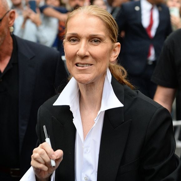 Ce titre mélancolique signe le grand retour musical de la star québécoise, très attendu par ses fans.

Céline Dion quitte le Royal Monceau pour préparer la cérémonie d'ouverture des Jeux Olympiques (JO 2024) à Paris le 23 juillet 2024. © BestImage