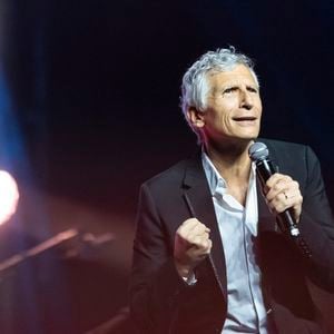 Nagui - Scène du Gala de la Fondation Recherche Alzheimer placée sous le signe de l’émotion et du partage avec un concert unique sur le thème "2 générations chantent pour la 3ème" à l’Olympia à Paris le 17 mars 2025. © Olivier Borde - Bertrand Rindoff/Bestimage