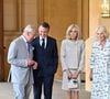 Le 8 juillet 2025 à l'occasion de leur visite d'Etat de trois jours, Emmanuel et Brigitte Macron ont été chaleureusement accueillis par le roi Charles III et la reine Camilla au château Windsor, niché au nord de Londres.
Déambulation d'Emmanuel Macron, président de la République Française, et de la Première dame Brigitte Macron, dans les jardins du château de Windsor avec le roi Charles III d'Angleterre et Camilla Parker Bowles, reine consort, le 9 juillet 2025. © Jeanne Accorsini / Pool / Bestimage