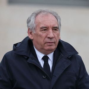 François Bayrou a assisté à la cérémonie de réouverture de Notre-Dame de Paris
François Bayrou - Hommage national à Robert Badinter devant le ministère de la Justice sur la place Vendôme à Paris. L'ancien garde des Sceaux, artisan de l'abolition de la peine de mort, est décédé vendredi dernier à l'âge de 95 ans. © Dominique Jacovides/Bestimage