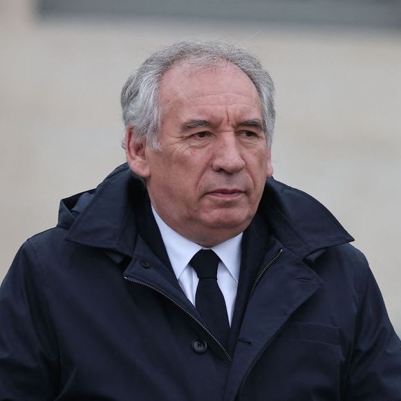 François Bayrou a assisté à la cérémonie de réouverture de Notre-Dame de Paris
François Bayrou - Hommage national à Robert Badinter devant le ministère de la Justice sur la place Vendôme à Paris. L'ancien garde des Sceaux, artisan de l'abolition de la peine de mort, est décédé vendredi dernier à l'âge de 95 ans. © Dominique Jacovides/Bestimage