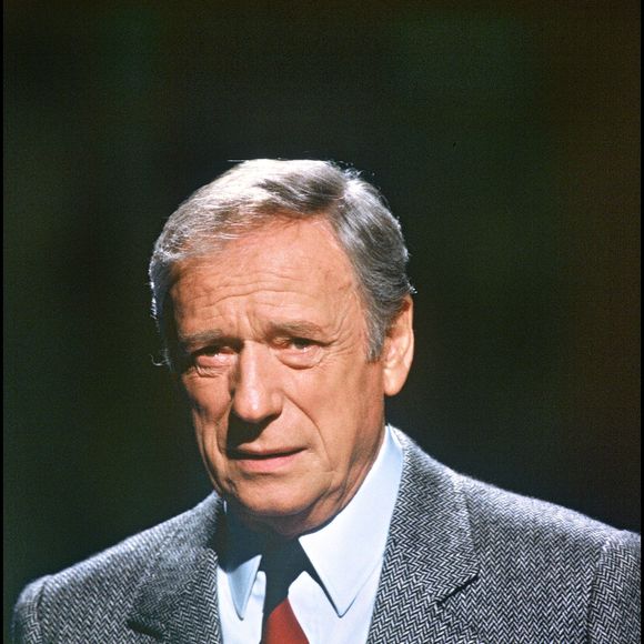 Issu d’un milieu communiste, Yves Montand n’a jamais fait mystère de ses opinions politiques

Archives - Yves Montand dans l'émission Grand Public. ASLAN / BESTIMAGE