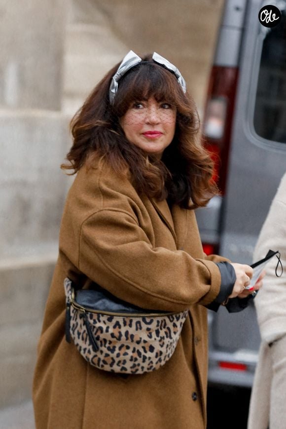 Elsa Wolinski, la fille de Maryse et Georges Wolinski - Arrivées à la bénédiction en hommage à Maryse Wolinski en l'église Saint Eustache à Paris. Maryse rejoint son mari Georges, assassiné de sang froid lors de l'attentat dans les locaux de Charlie Hebdo. Photo par Bestimage