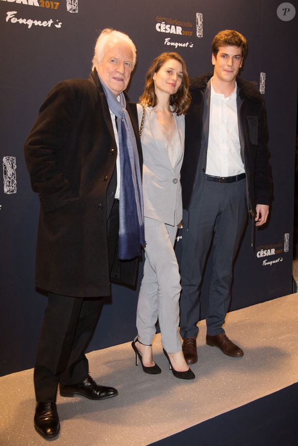 Alors qu’Audrey Crespo-Mara lui a demandé s’il partagerait le jackpot avec ses enfants s’il venait à le remporter, comme son personnage dans le film, la réponse de l’acteur ne s’est pas fait attendre. 

Andre Dussollier, invité et son fils Léo assistant au dîner de la 42e édition de l'after party des César qui s'est tenue au restaurant Le Fouquet's à Paris, France, le 26 février 2016. Photo by Nasser Berzane/ABACAPRESS.COM