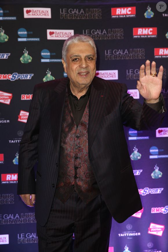 Enrico Macias - Soirée de gala en l'honneur de Luis Fernandez sur les Bateaux Mouches à Paris le 17 mars 2016. © Cyril Moreau/Bestimage