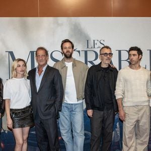 L'acteur est en pleine promotion pour "Les Misérables"
Vassili Schneider, Megan Northam, Marie Colomb, Vincent Lindon, Benjamin Lavernhe, Fred Cavayé, Tahar Rahim, Camille Cottin et Louis Peres. Les acteurs du film *Les Misérables* du réalisateur français Fred Cavayé assistent à une projection en avant-première spéciale à l'UGC Ciné Cité de Bordeaux, en France, le 4 octobre 2026. Photo de Margot Le Gonidec/ABACAPRESS.COM