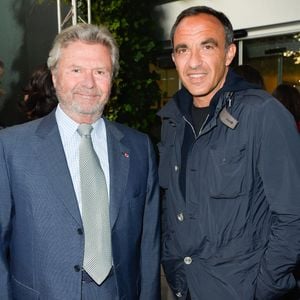 Alain-Dominique Perrin et Nikos Aliagas lors du vernissage de l'exposition "Auto photo" à La Fondation Cartier à Paris, France, le 18 avril 2017. La Fondation accueille une grande exposition de photographies autour du thème de l'automobile, du 19 avril à octobre 2017. © Coadic Guirec/Bestimage