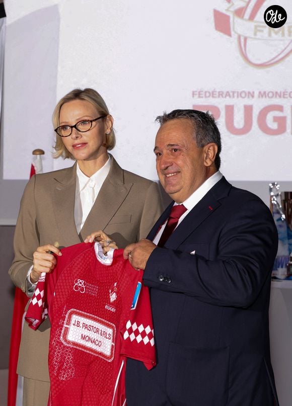 La princesse était présente en tant que présidente de la Fédération monégasque de rugby.

La princesse Charlène de Monaco assiste à la présentation de la saison 2026-2027 et des grandes échéances futures de la Fédération Monégasque de Rugby au Monte Carlo Bay, à Monaco, le 7 octobre 2026. © Claudia Albuquerque / Bestimage