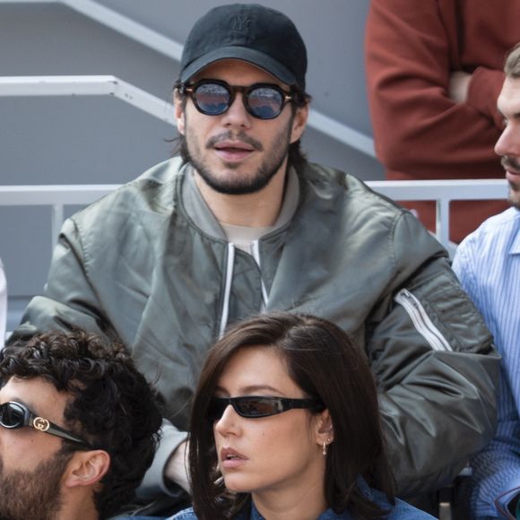 François Civil et sa compagne Adele Exarchopoulos en tribunes lors de la finale messieurs des Internationaux de France de Tennis de Roland Garros 2025 (jour 15), à Paris, France, le 8 juin 2025. © Cyril Moreau/Bestimage