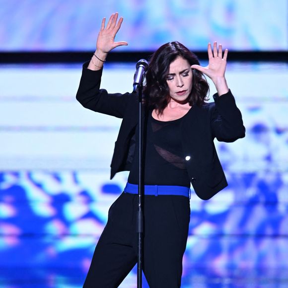 Exclusif - Pas sur le Web - Pas dans la presse people - Olivia Ruiz - Enregistrement de la deuxième partie de soirée de l'émission « La chanson secrète N°12 », présentée par N. Aliagas et diffusée le 1er décembre sur TF1
© Guillaume Gaffiot-Cyril Moreau / Bestimage