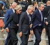 Ainsi que Bernard Arnault et sa femme Hélène Mercier-Arnault

 Olivier Bialobos, Bernard Arnault et sa femme Hélène Mercier-Arnault - Arrivées aux obsèques de Mathilde Favier en l'église Saint-Sulpice à Paris le 31 aout 2026. © Dominique Jacovides-Cyril Moreau/Bestimage #