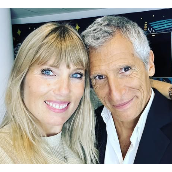 Nagui et Mélanie Page forment un couple épanoui.

Nagui et Mélanie Page forment un couple heureux.