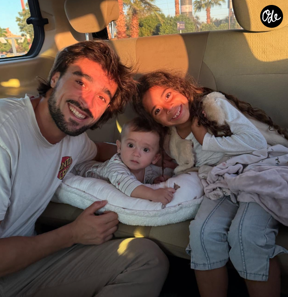 Sur Instagram, Cécilia Siharaj vient d'annoncer qu'elle attendait un nouvel enfant avec son mari, s'apprêtant ainsi à donner un petit frère ou une petite sœur à ses deux aînés.

Cécilia Siharaj, aventurière de "Koh-Lanta", célèbre son mariage avec son compagnon Maxence.