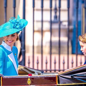 Kate Middleton et ses enfants lors de la cérémonie Trooping the Colour à Londres, le 14 juin 2025. 

Photo : Backgrid / Bestimage