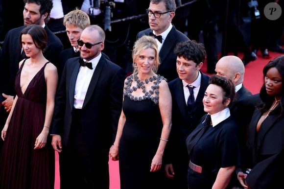 Theo Costa-Marini, Valentin Campagne, Jonathan Turnbull, Dominik Moll, Léa Drucker, Côme Peronnet, Gilles Marchand, Sandra Colombo, Guslagie Malanda

Stanislas Merhar, Mathilde Riu, Solàn Machado-Graner, Mathilde Roehrich - Montée des marches du film « Dossier 137 » lors du 78ème Festival International du Film de Cannes, au Palais des Festivals à Cannes. Le 15 mai 2025
© Jacovides-Moreau / Bestimage