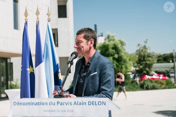 Alors que les enfants Delon étaient invités à l'inauguration du parvis Alain Delon au coeur du Campus Georges Méliès de Cannes, c'est Liv Delon la fille cadette d'Anthony qui est venue en présence du maire de la ville, David Lisnard, à Cannes, France, le 22 mai 2026. © Sam Delpech/Bestimage