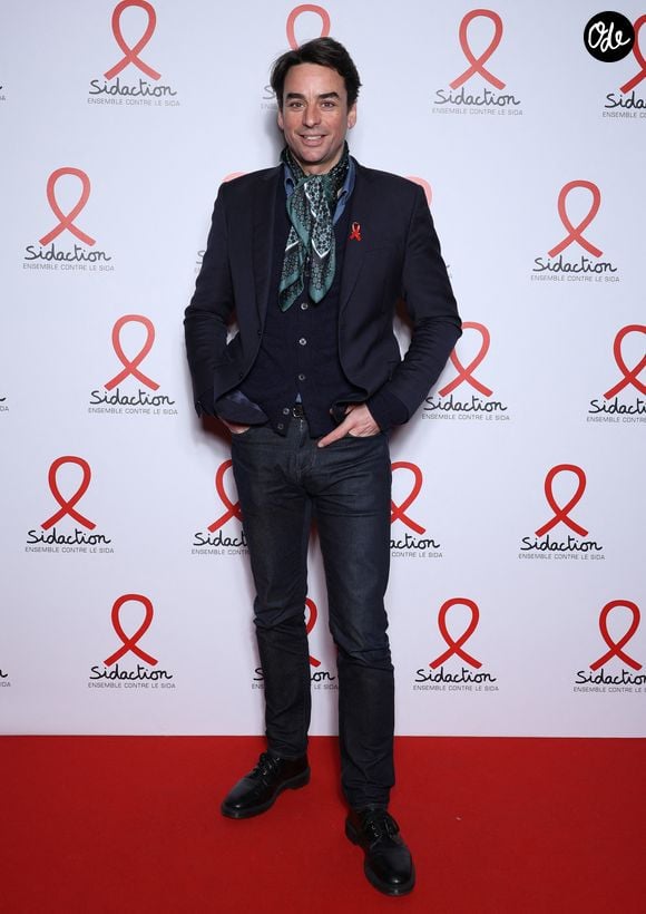 Julian Bugier - Photocall de la soirée de lancement du "Sidaction" au théâtre Edouard VII à Paris le 4 mars 2024. © Denis Guignebourg/Bestimage