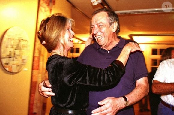 Brigitte Bardot et son premier mari Roger Vadim. 

Backgrid UK/ Bestimage