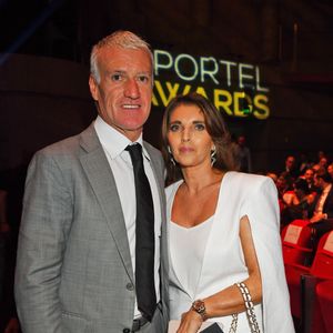 Très discrets sur leur vie privée, ils ont traversé ensemble les différentes étapes de la carrière de l'ancien milieu de terrain, de ses succès comme joueur à son rôle de sélectionneur de l'équipe de France.

Didier Deschamps et sa femme Claude durant la soirée des Sportel Awards 2019 au Grimaldi Forum à Monaco le 22 octobre 2019. © Bruno Bebert/Bestimage